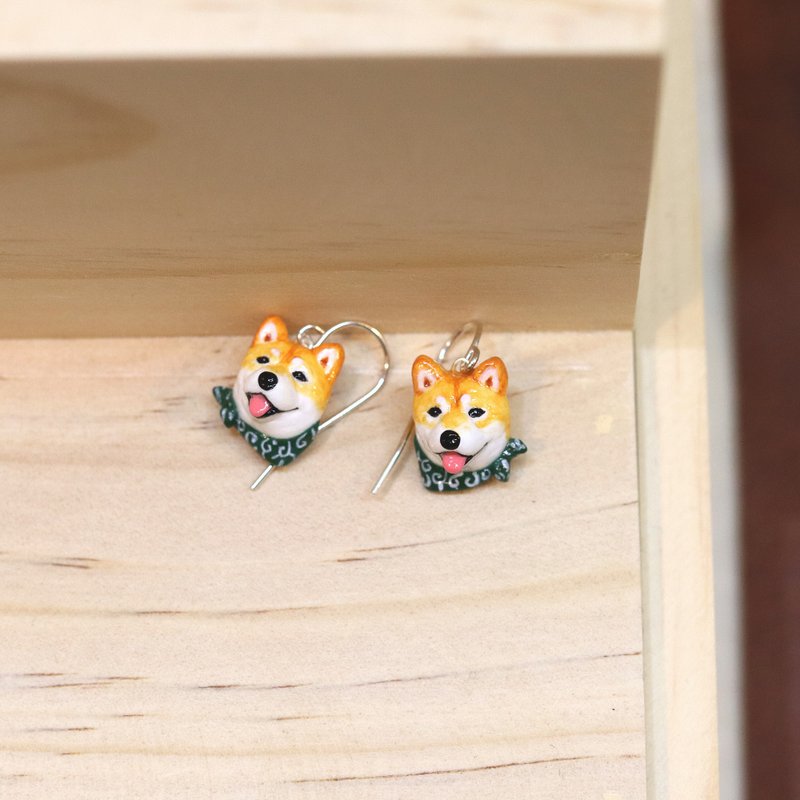 Shiba Inu dog wearing the green scarf earrings, Dangle & Drop Earrings - 耳环/耳夹 - 粘土 咖啡色