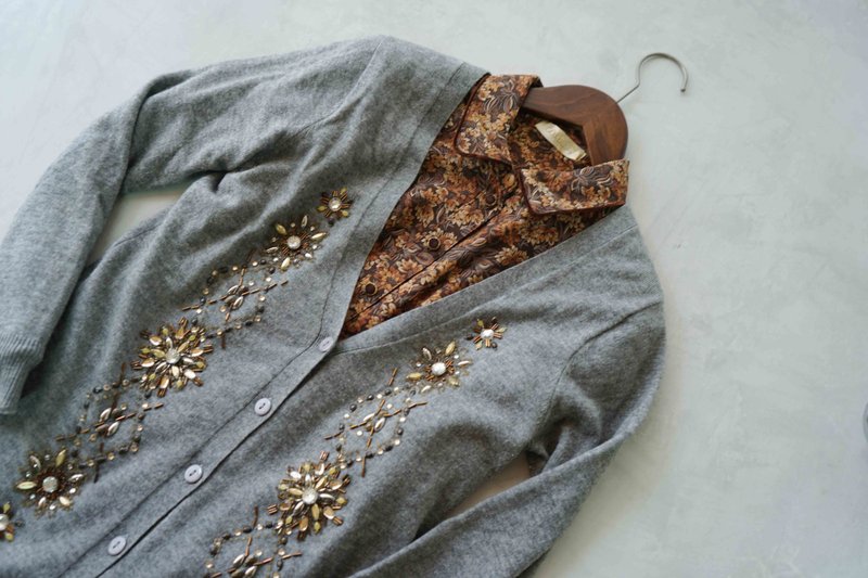 寻宝古着-暖灰色华丽串珠装饰V领薄开襟针织外套 - 女装针织衫/毛衣 - 羊毛 灰色