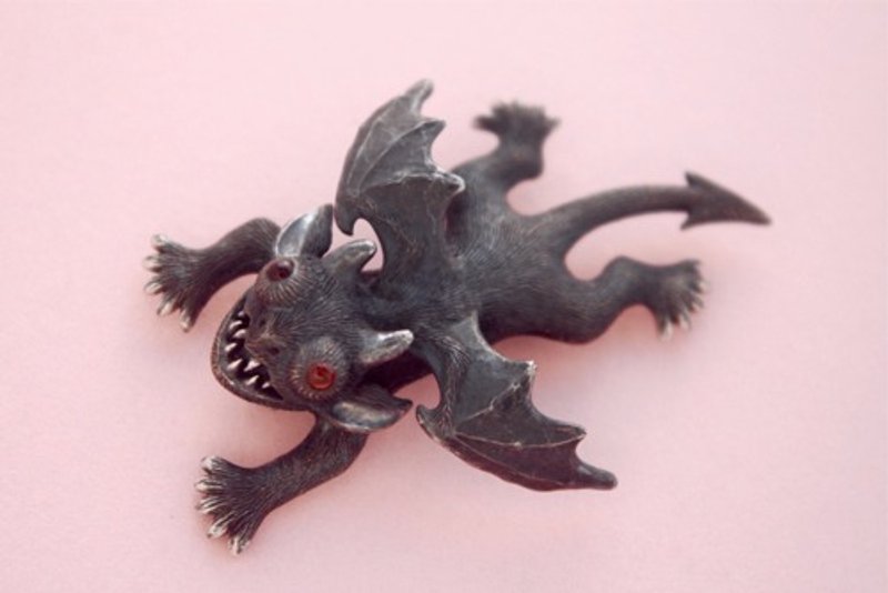 Pinkoi 代购 - 恶魔的胸针 - 胸针 - 其他金属 