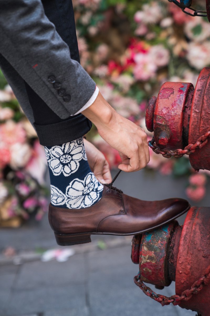 MrD London 英伦绅士袜 – 蜡染花 – 海军蓝 - 绅士袜 - 棉．麻 蓝色