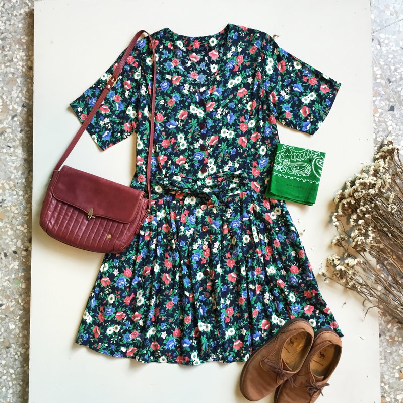 古窟商行 │法国女孩古着洋装│ 缤纷印花感  丰富配色洋装 - 洋装/连衣裙 - 聚酯纤维 