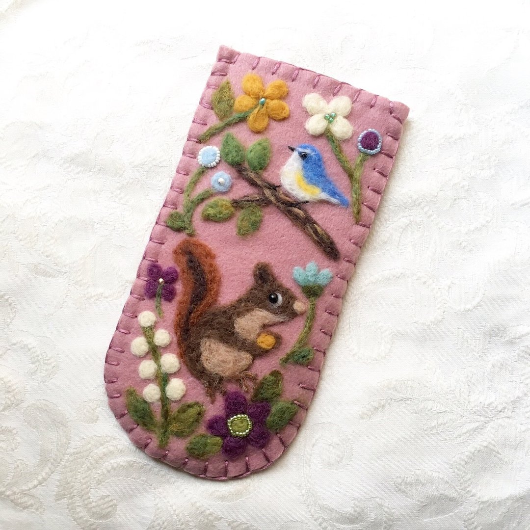 glasses case of squirrel and blue bird - 其他 - 羊毛 粉红色