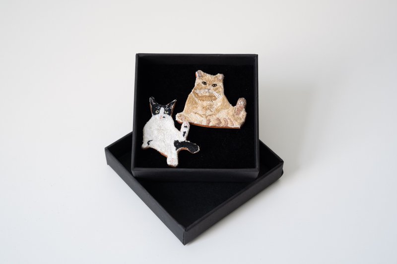 【定制】2个猫咪刺绣扣针 - 徽章/别针 - 绣线 