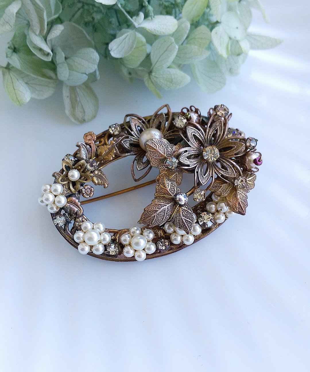 Vintage Jewelry 西洋古董饰品 Original by Robert  珠钻花 别针 - 徽章/别针 - 其他金属 金色