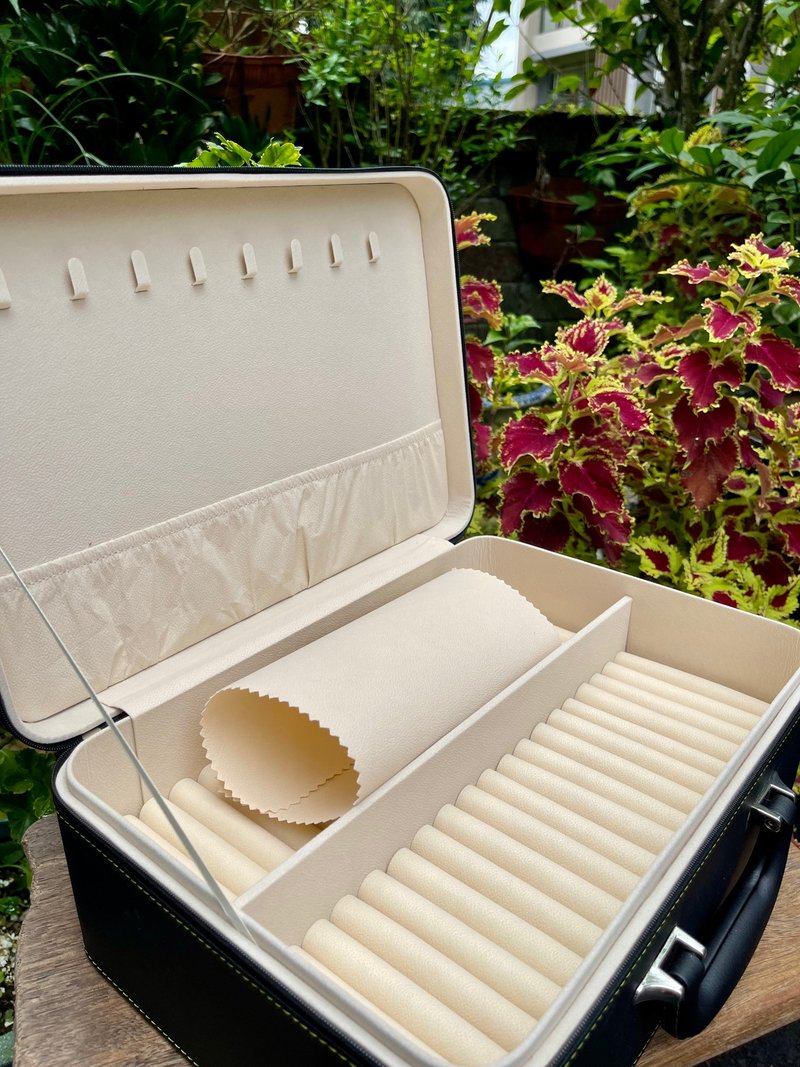 手镯专用收纳箱 ─ 36手镯位。8位项链。预购 - 化妆包/杂物包 - 人造皮革 黑色