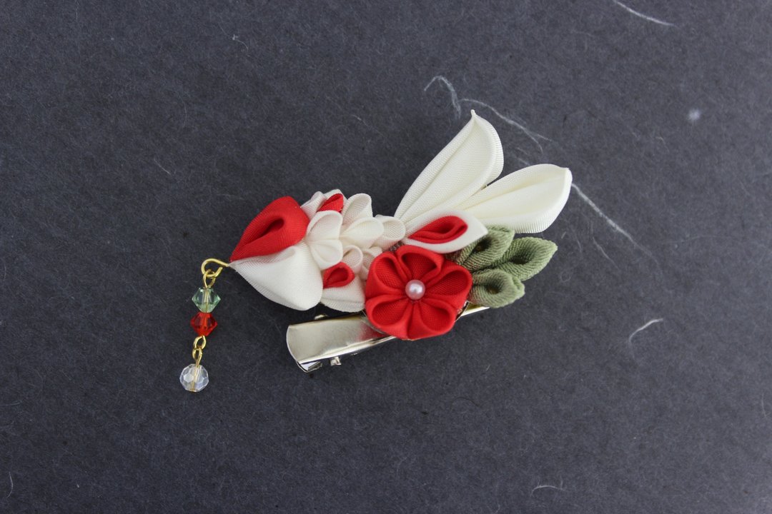 Japanese goldenfish hair clip and broach - 发饰 - 丝．绢 白色