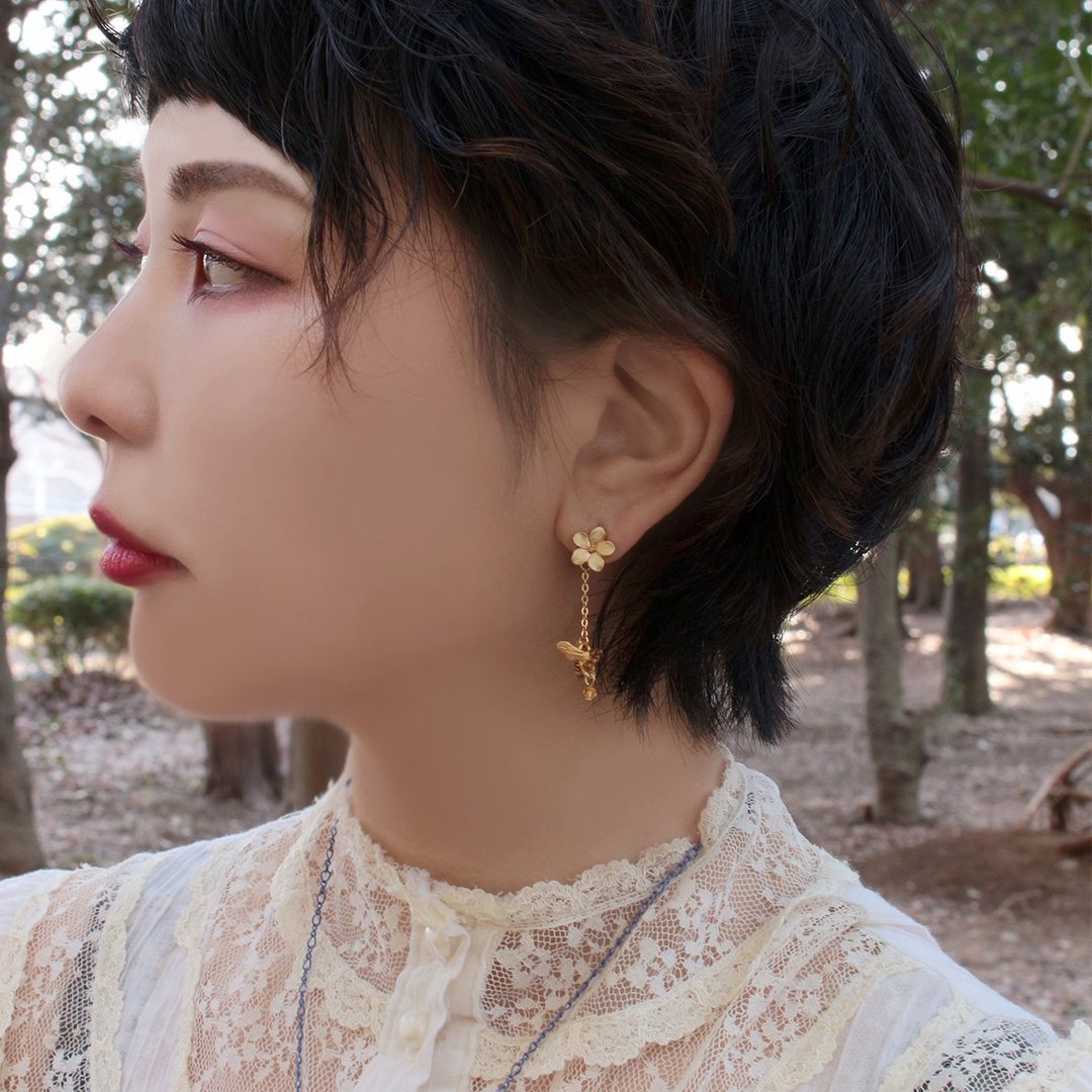 勤劳小蜜蜂耳环 Flying Bees PA479 - 耳环/耳夹 - 其他金属 金色