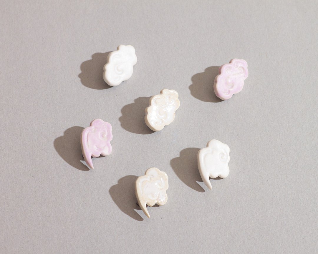 筋斗云 吉祥如意云 陶瓷别针 胸针 Ceramic Accessory Brooch Pin - 胸针 - 陶 多色