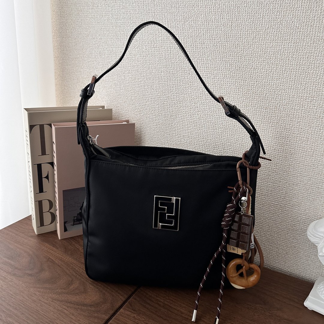 FENDI 芬迪 FF 标志 尼龙 × 皮革 黑色 单肩手提包 - 侧背包/斜挎包 - 真皮 黑色