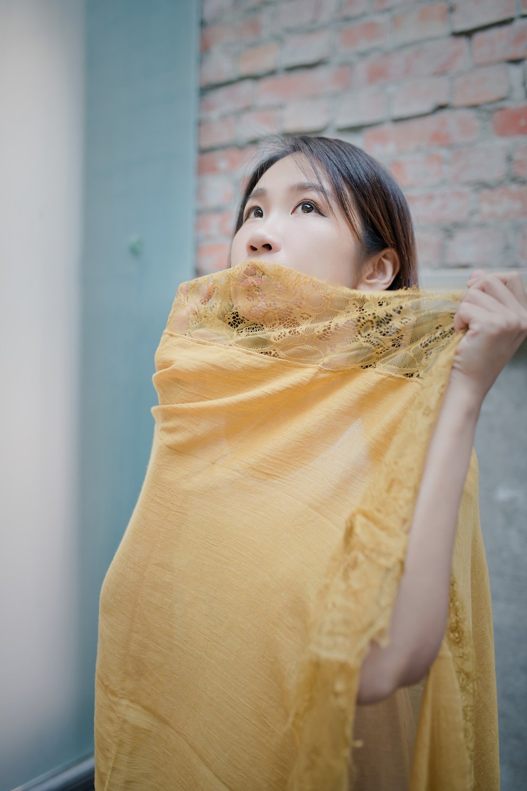 【秋冬新时尚】Unni浪漫蕾丝棉麻丝巾 遮晒 挡风 披肩 scarf 围巾 - 围巾/披肩 - 棉 卡其色