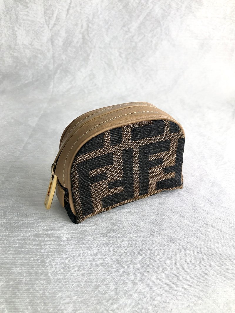 【 日本直送 名牌中古包 】FENDI 芬迪 经典双F缇花 棕色 小包 vintage 古董 5xha2p - 化妆包/杂物包 - 棉．麻 咖啡色
