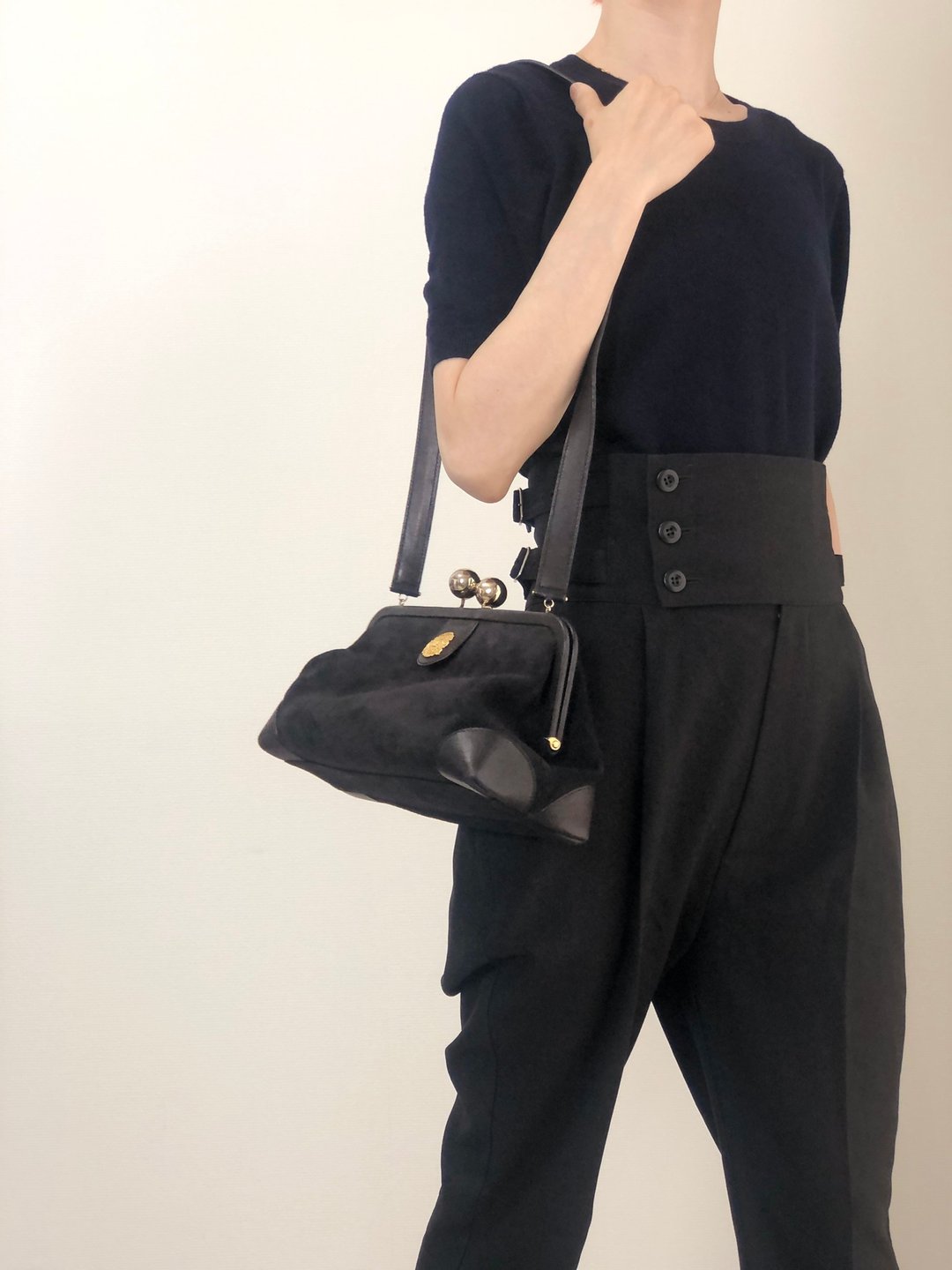 【VintageShop solo 日本直送中古包专卖店】CELINE 赛琳 黑色凯旋门标志麂皮 复古口金包 vintage vxya2a - 侧背包/斜挎包 - 真皮 黑色
