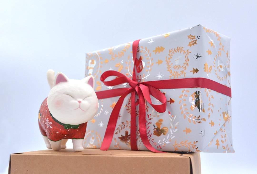 猫咪手绘公仔-圣诞红猫 - 摆饰 - 塑料 多色
