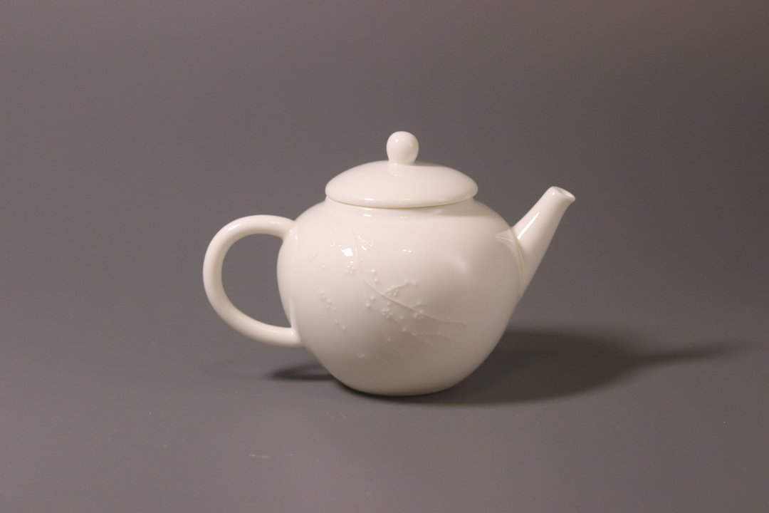 敦睦窑 德化模刻印花玉瓷 小圆壶 - 茶具/茶杯 - 瓷 白色