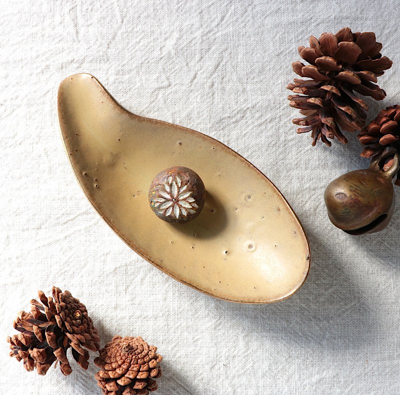 图案胸针    棕色/花 - 胸针 - 木头 咖啡色