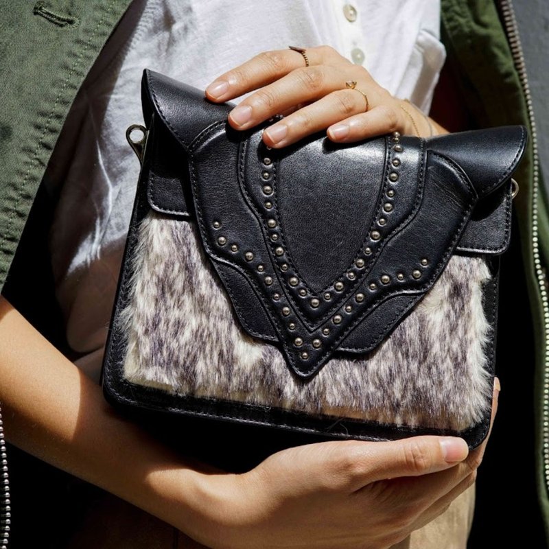 真皮毛绒黑金斜背包/单肩包/斜挎包/手提袋 - 侧背包/斜挎包 - 真皮 黑色