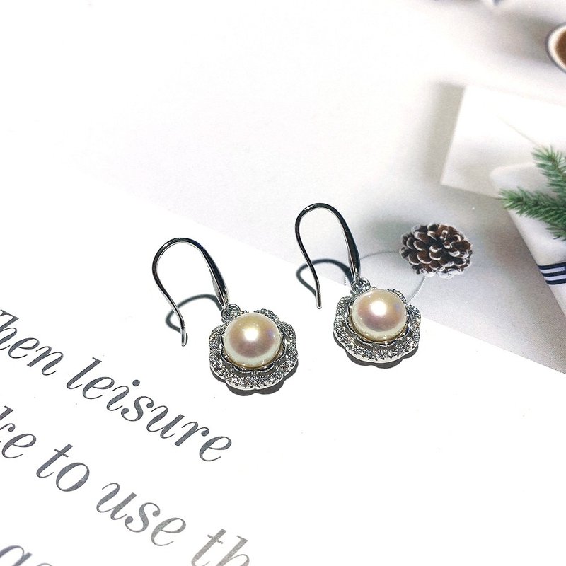 I JEWELRY 顶级订制纯银 气质知性花朵珍珠纯银耳环 珍珠耳环耳勾 - 耳环/耳夹 - 纯银 银色