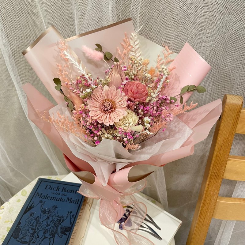 | 小梦境花艺 | 索拉玫瑰花 满天星 中型干燥花束 情人节干燥花束 - 干燥花/捧花 - 植物．花 白色