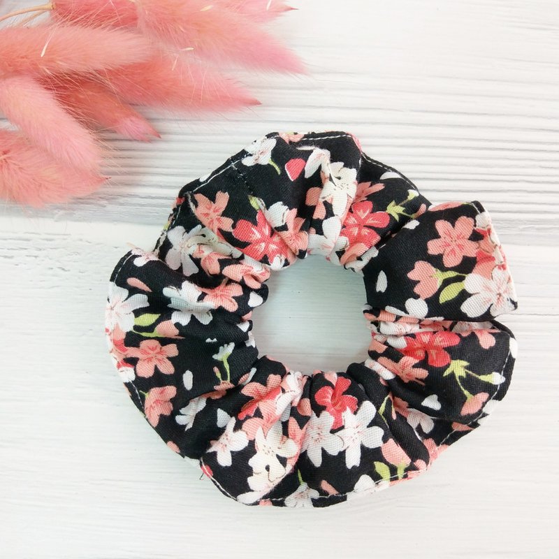 夜樱。手工甜甜圈发束 大肠圈 - 发饰 - 棉．麻 黑色