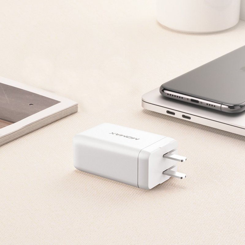 MOMAX 65W 3-Port GaN 充电器&Type-C to C 线材组合(UM20+DC18) - 手机充电及周边 - 其他材质 白色