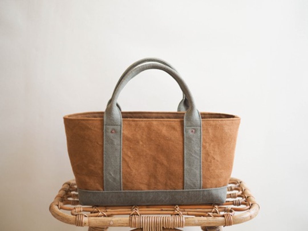 Made-to-order tote with lid oblong camel x moss green - 手提包/手提袋 - 棉 咖啡色