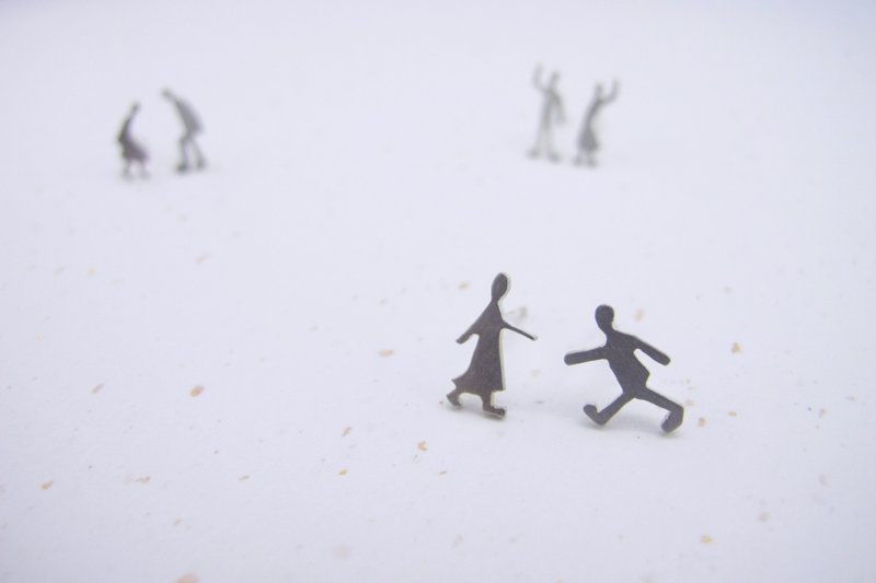 【 小人系 】 等待的耳环 waiting earring - 纯银 - - 耳环/耳夹 - 其他金属 银色