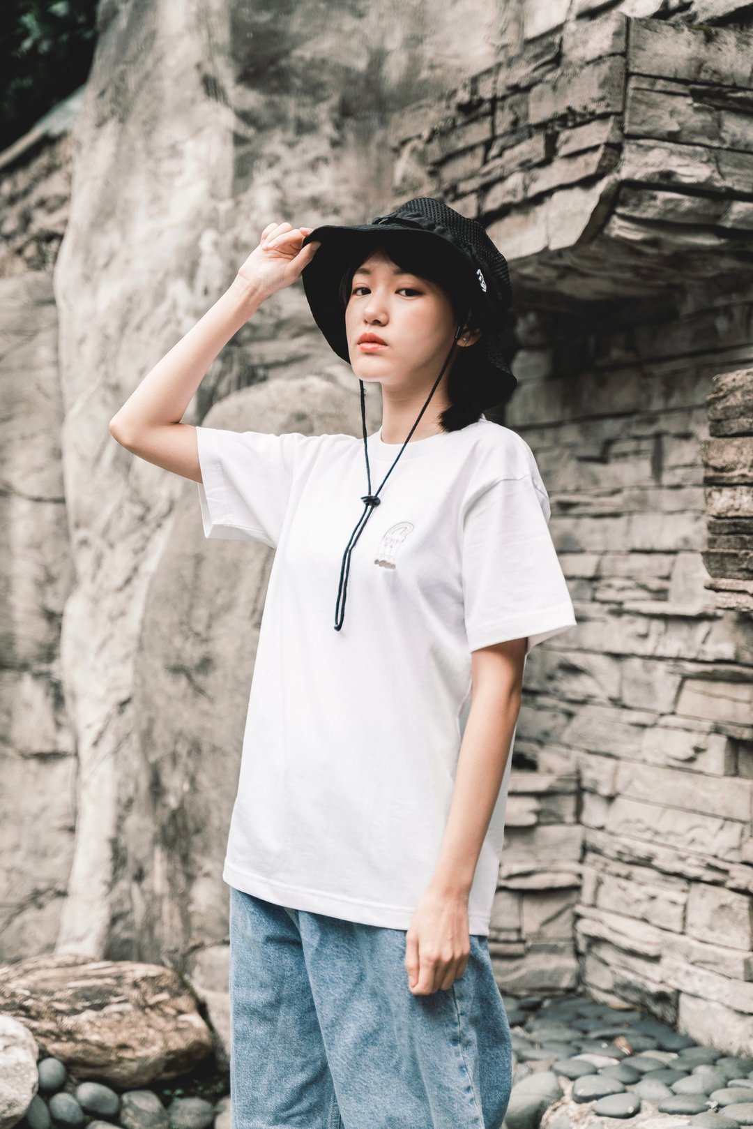 彩虹跳绳 刺绣Tee  / 上衣  刺绣Tee - 女装 T 恤 - 棉 白色