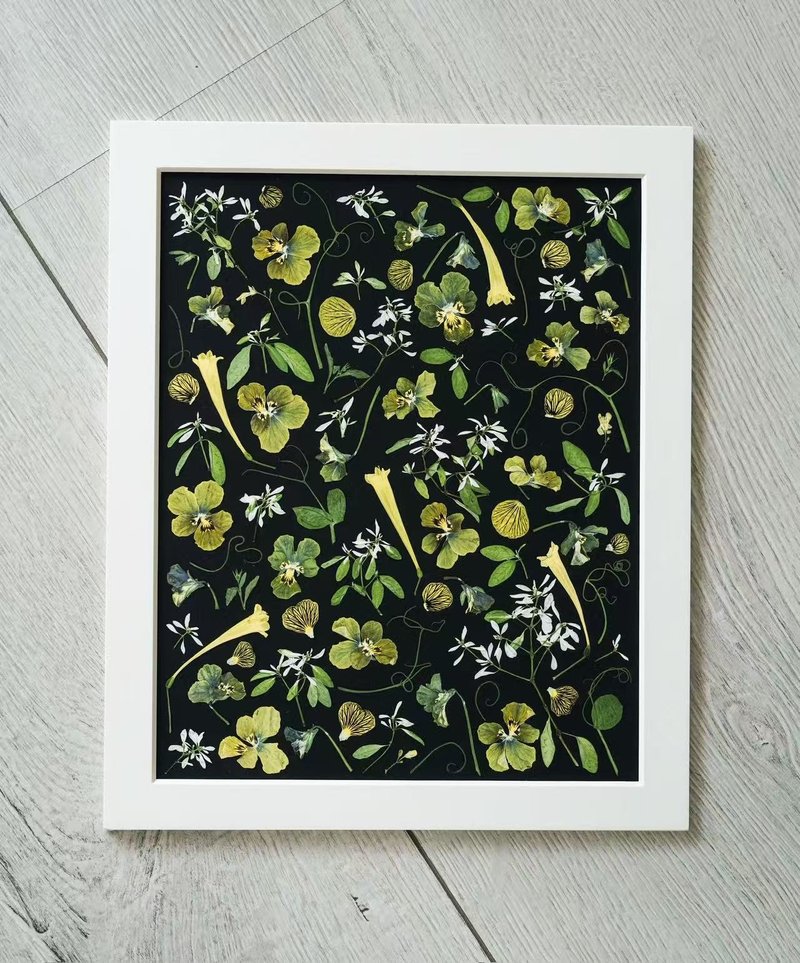 ŽIRAFA【黄绿碎花布】押花作品艺术微喷画家居装饰画芯 - 海报/装饰画/版画 - 纸 黑色