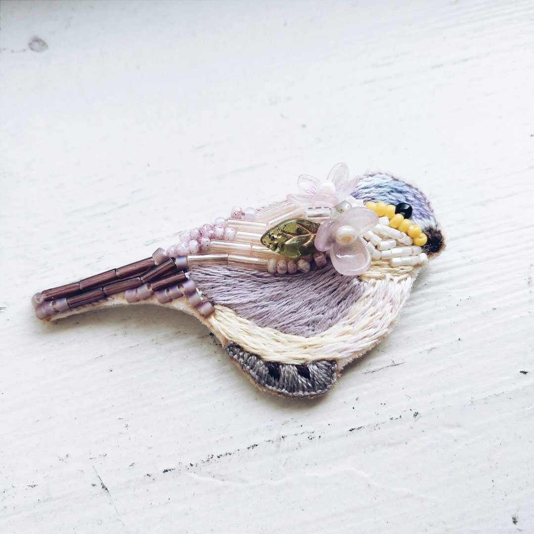串珠 刺绣 胸针  小鸟 (丁香花) - 胸针 - 其他材质 紫色