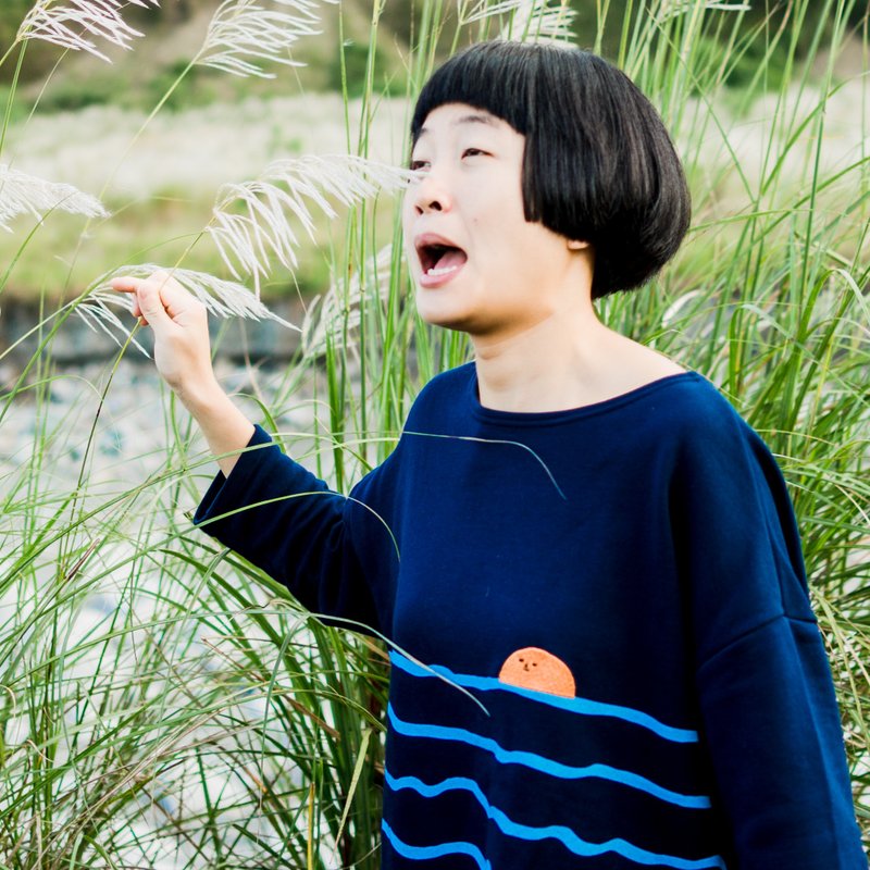 爱泡澡的夕阳 / 纯棉七分袖上衣 - 女装上衣 - 棉．麻 蓝色