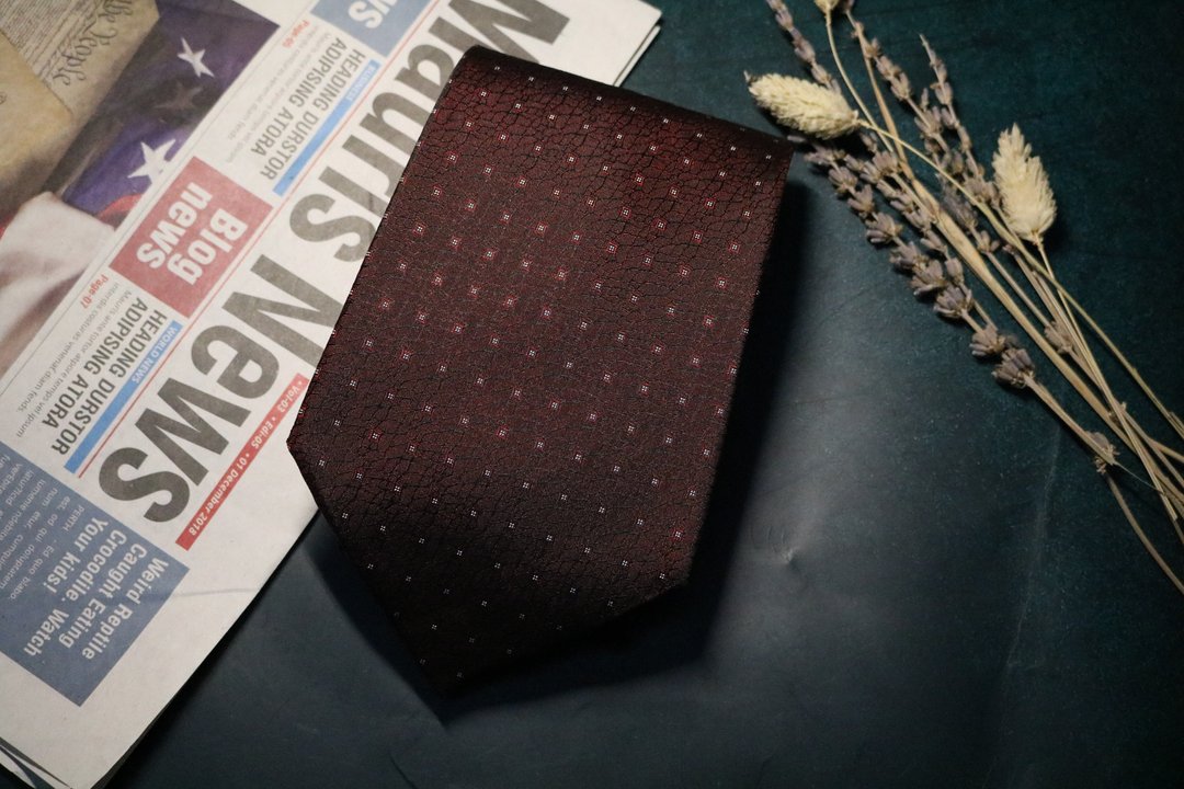 酒红色小方块真丝领带婚礼新郎伴朗necktie - 领带/领带夹 - 丝．绢 多色