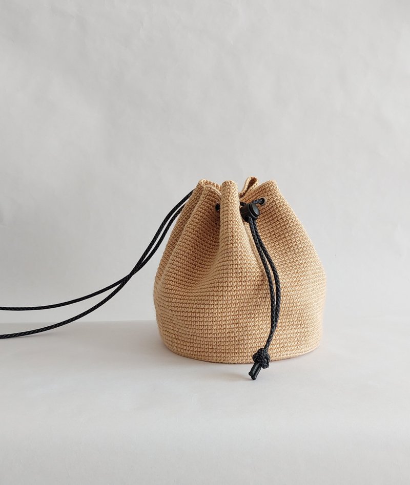 手工编织苎麻材质圆底小笼包 /手提/侧背/斜背包 - 束口袋双肩包 - 棉．麻 