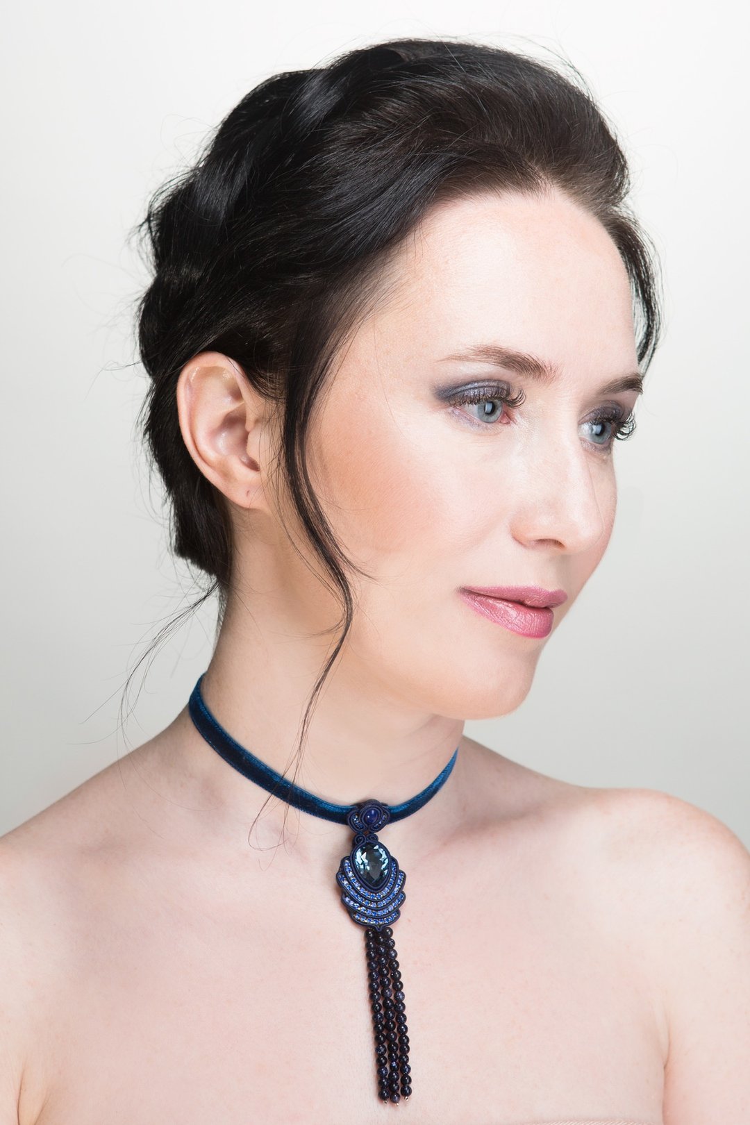Necklace Choker necklace with pendant and beaded tassel in navy blue color Chris - 耳环/耳夹 - 其他金属 蓝色