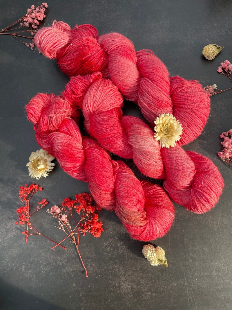 手染线幼羊驼毛-花红 - 编织/刺绣/羊毛毡/裁缝 - 羊毛 红色