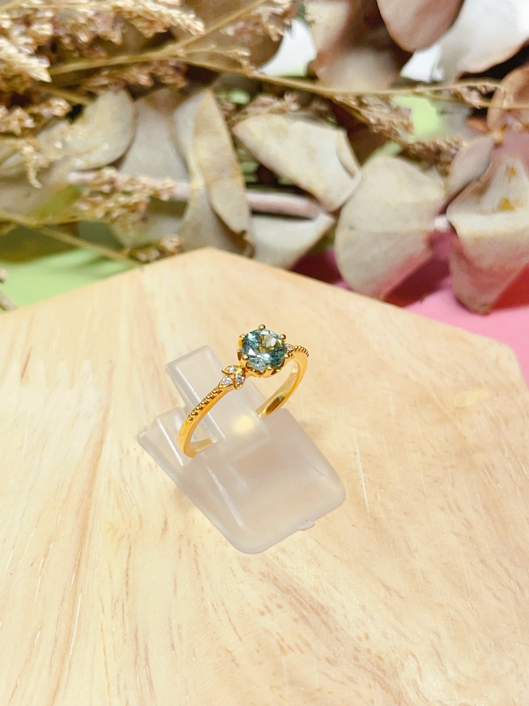 纯9k金薄荷绿色碧玺碎白钻戒指 - 戒指 - 宝石 绿色