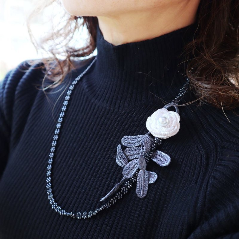 蕾丝项链【玫瑰/珍珠】白 - 项链 - 绣线 白色