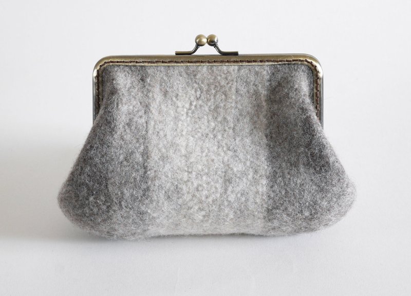 氂牛绒・手工毛毡口金包・灰彩虹 - 其他 - 羊毛 灰色