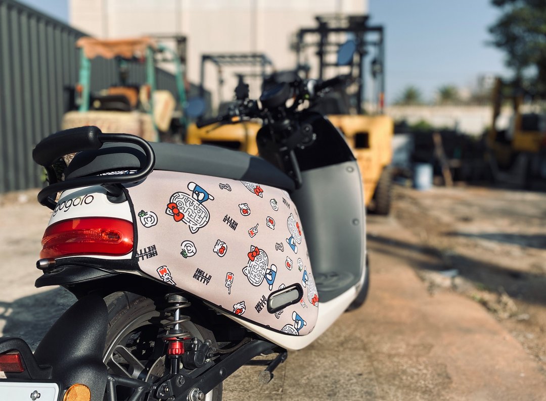 BLR X HelloKitty gogoro 防刮车套 K8 奶茶色 - 其他 - 聚酯纤维 卡其色