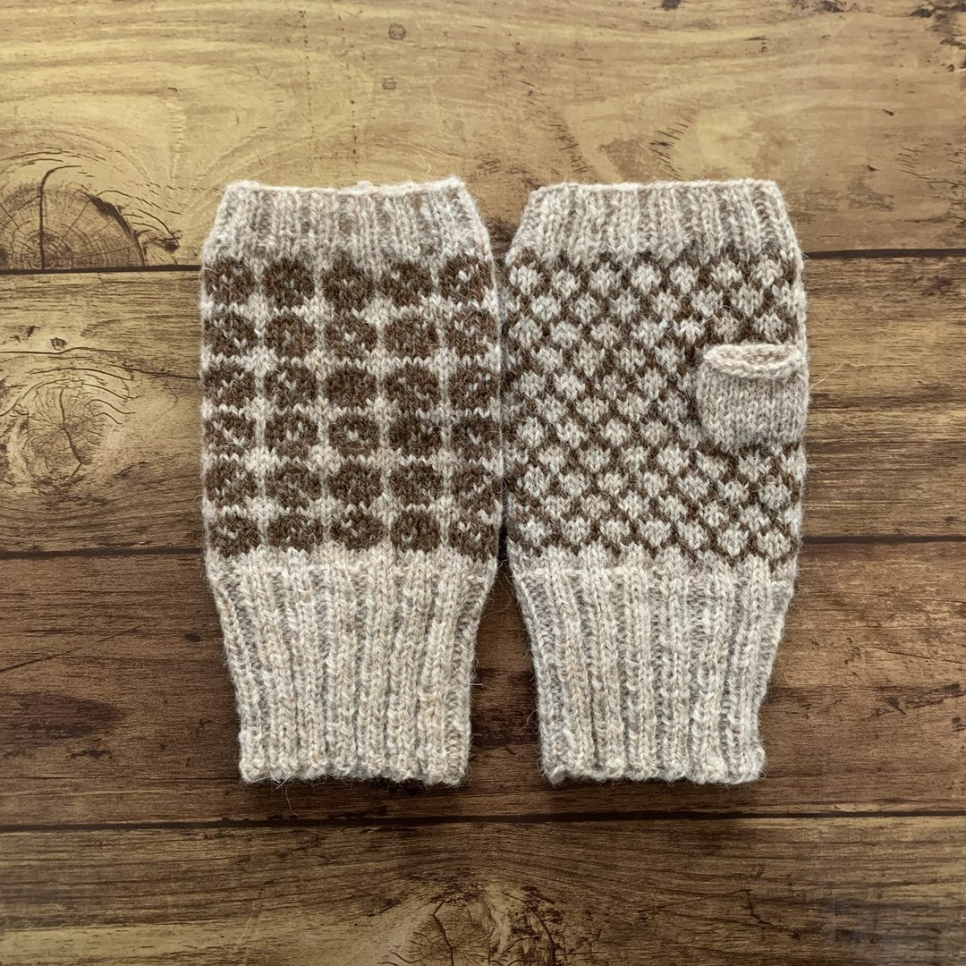 Latvian traditional pattern hand warmer beige x Brown - 手套 - 羊毛 咖啡色