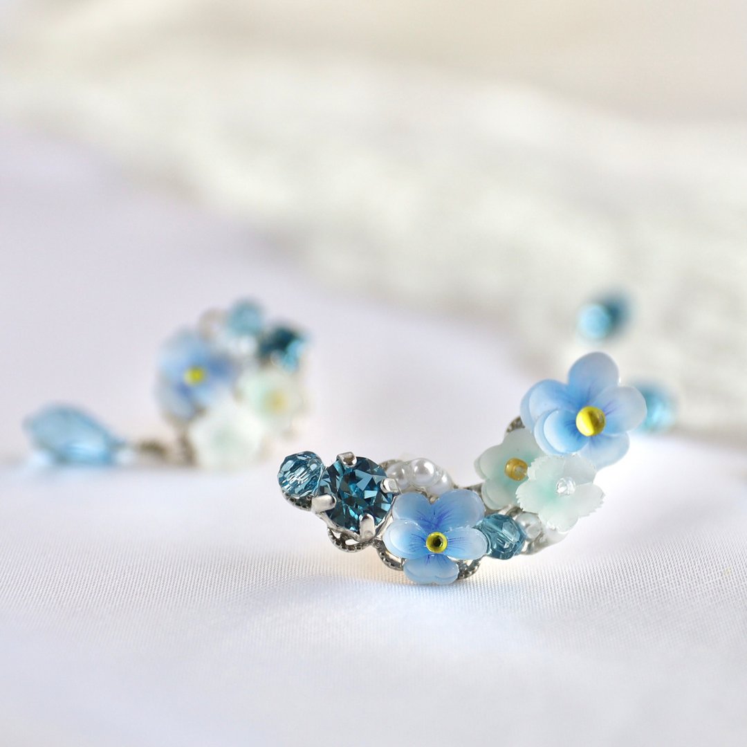 Viola Bouquet Ear Cuff Aquamarine Color - 耳环/耳夹 - 玻璃 蓝色