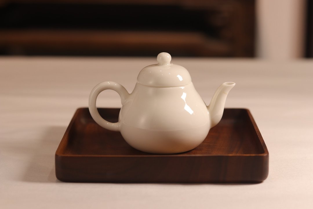 敦睦窑-玉瓷小梨形壶 素面款 - 茶具/茶杯 - 陶 白色