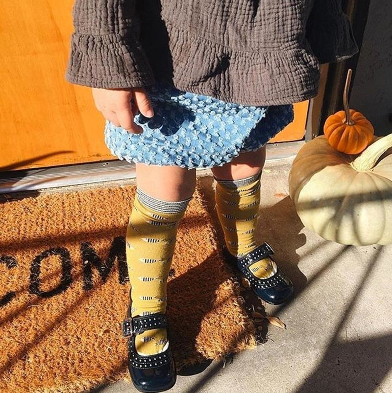 Sc. Lifestyle 鱼儿水中游童袜 - 袜子 - 棉．麻 黄色