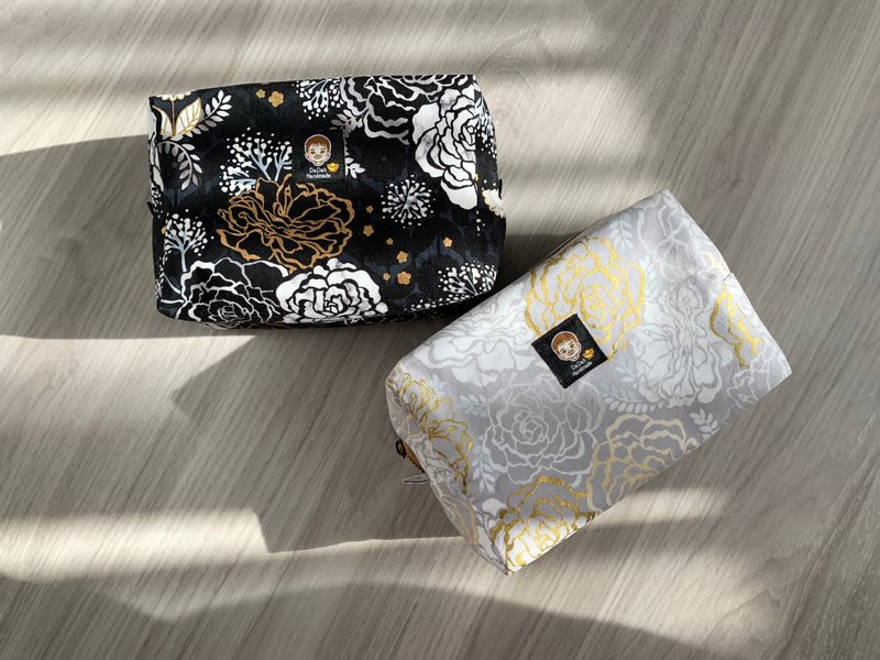 霸气金银烫金玫瑰化妆包 拉链收纳包 - 化妆包/杂物包 - 棉．麻 粉红色