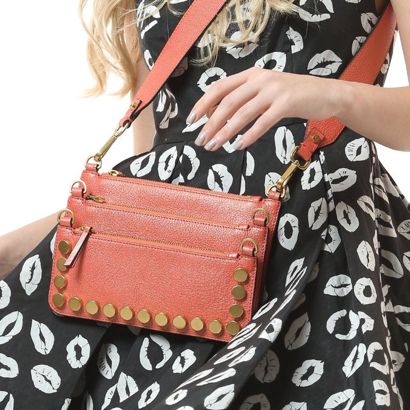 蜜桃色牛皮配金色窝钉三拉链斜跨包 - 侧背包/斜挎包 - 真皮 粉红色