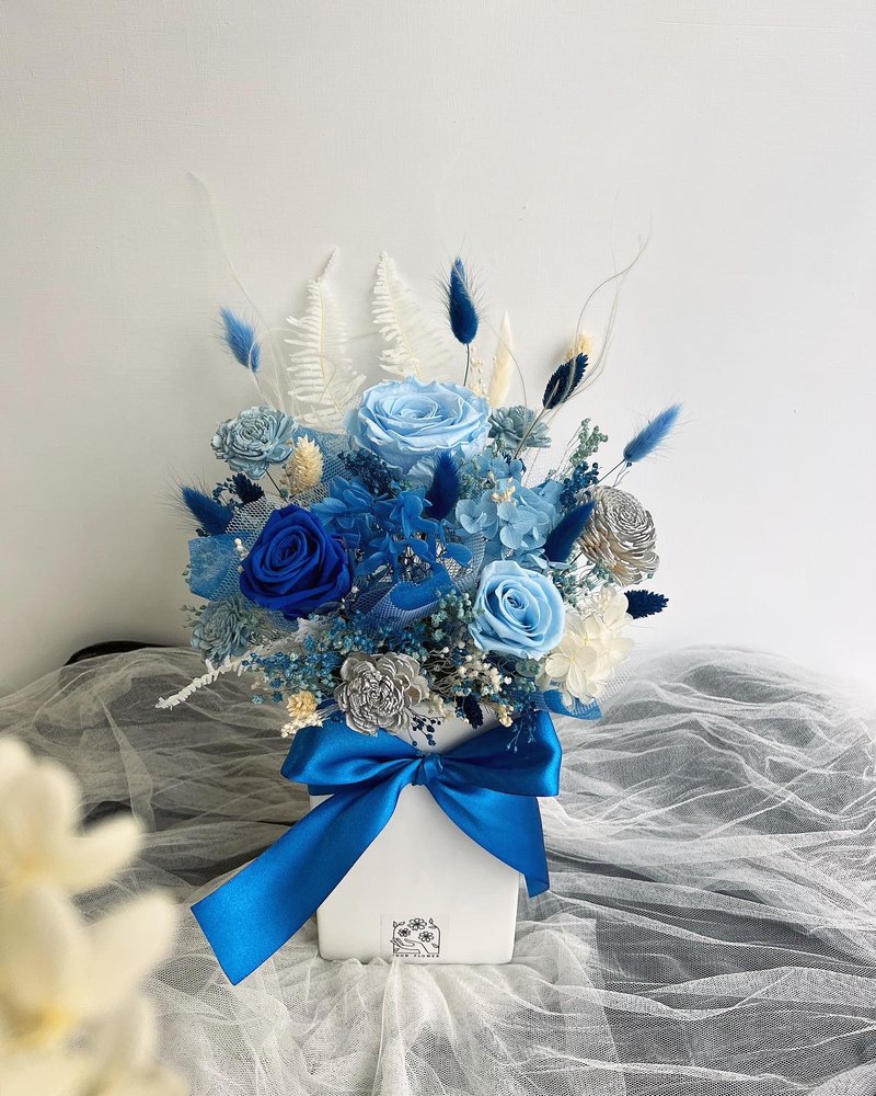 伊登花室 永生玫瑰 绣球花 方白瓷干燥桌花 - 干燥花/捧花 - 植物．花 蓝色