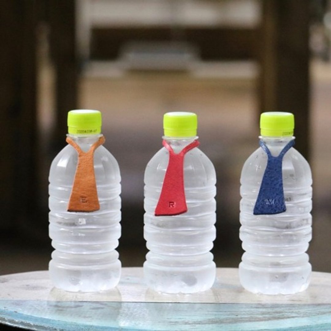 This is my drink. Set of 5 tie-style PET bottle tags (with initials engraved) - 露营用品 - 真皮 