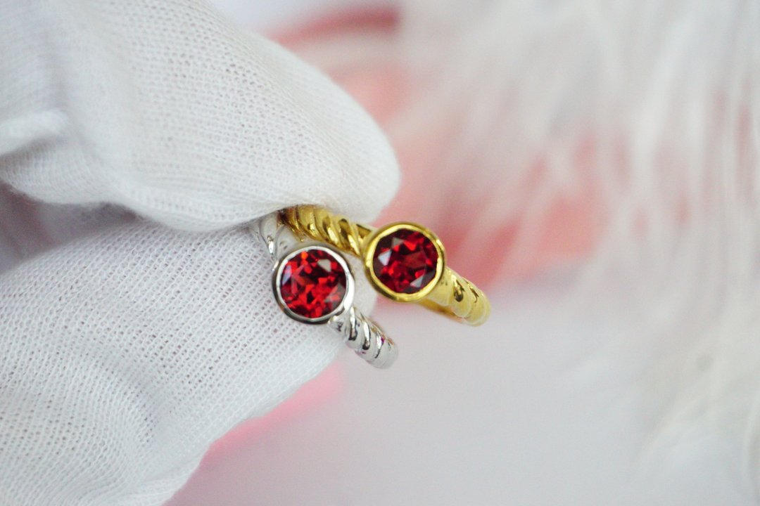 Natural Garnet Robe Ring Silver 925 - 戒指 - 纯银 红色