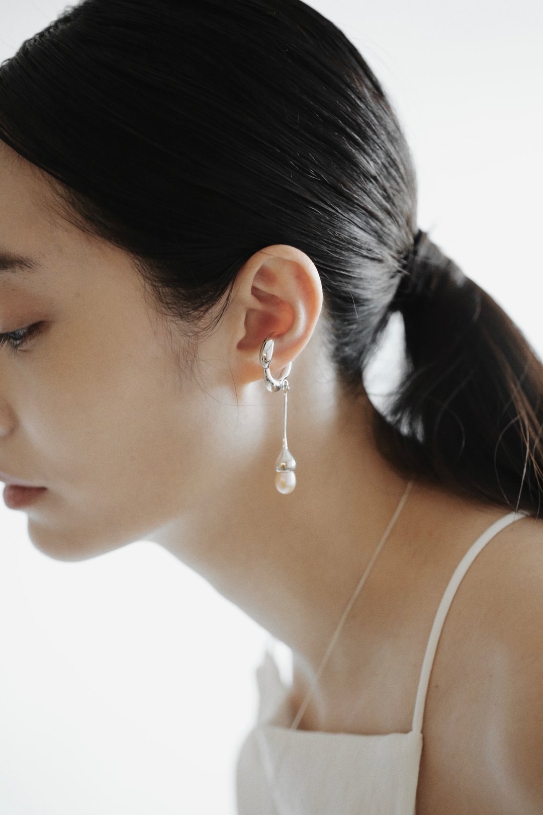 Swing raindrop ear cuff + pearl 摇摆雨滴 耳骨夹+珍珠 - 耳环/耳夹 - 纯银 粉红色