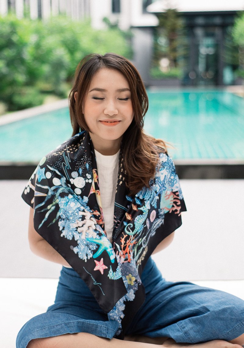 加勒比 - 海底世界丝巾／围巾 (Caribbean-Star Scarf-Under the Ocean Collection) - 丝巾 - 丝．绢 黑色
