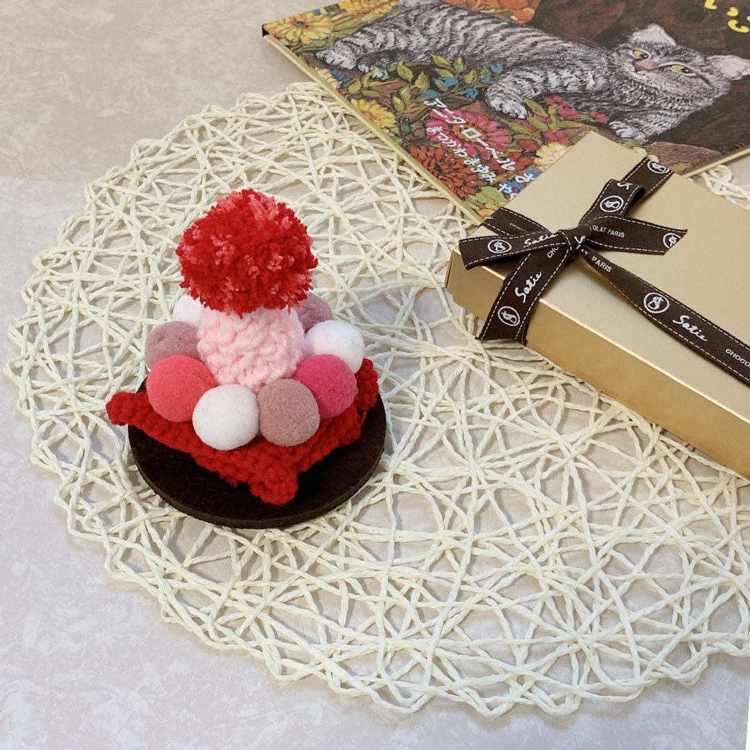 天天生日/生日帽/红白汤圆仔/宠物手工毛线帽-宠物狗狗猫咪帽子 - 衣/帽 - 棉 红色